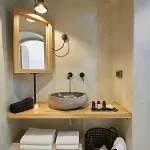 Floria Bed & Breakfast 4*