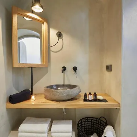 Floria Bed & Breakfast 4*