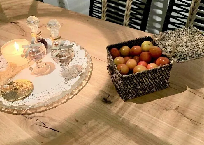 Floria Oda ve Kahvaltı Karterados (Santorini)