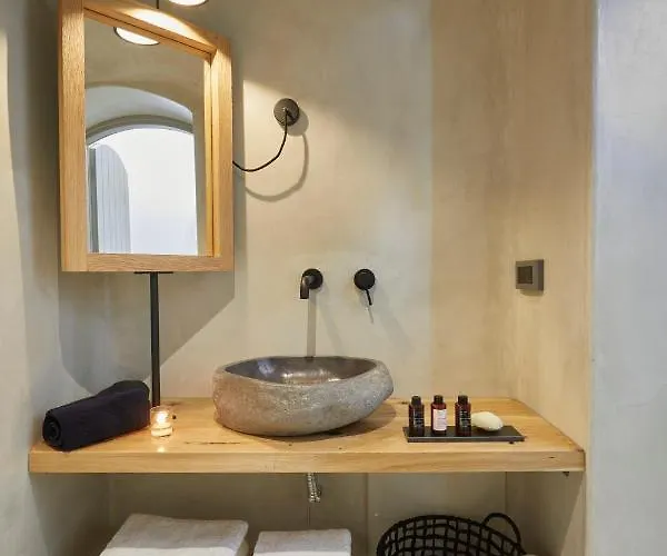 Floria Bed & Breakfast 4*